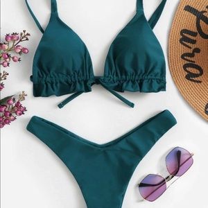 BNWT Shein frill hem triangle high leg bikini